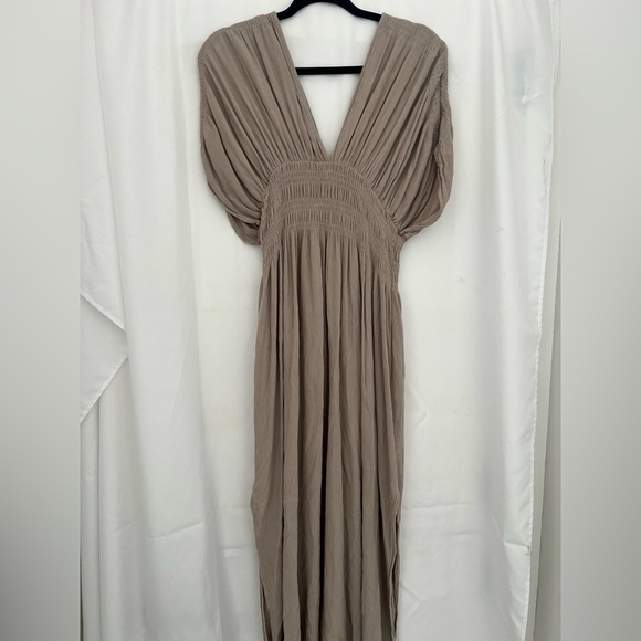 Elegant Maxi Dress - Picture 1 of 4